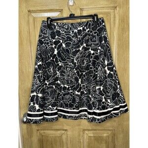 White House Black Market Black and White A-Line Swing Full Skirt Size 4